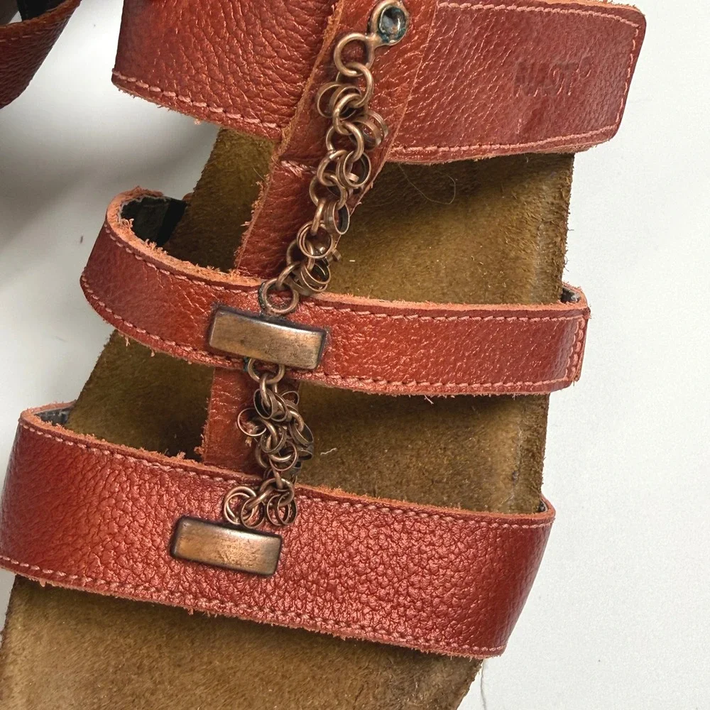 Naot Womens Brick Metallic Red Leather Multi Strap Chain Sandals Size 40 L9 Heel